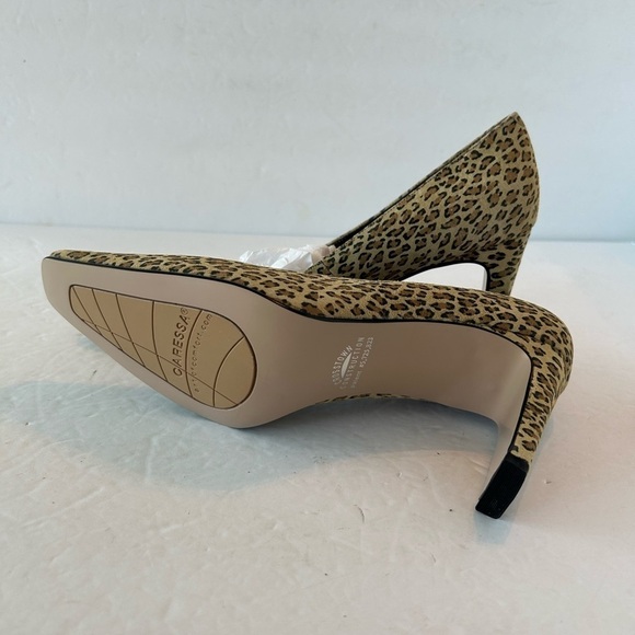 New Caressa Leopard Print Pumps - Picture 4 of 8